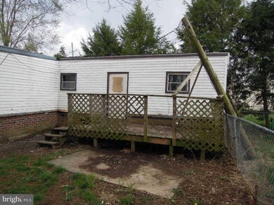 7148 Winchester Ave, Inwood, WV 25428 - photo 4