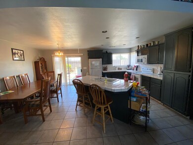 Cottage Grove- dining_kitchen