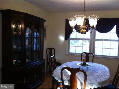 127 Cypress Dr, East Windsor, NJ 08520 - photo 5