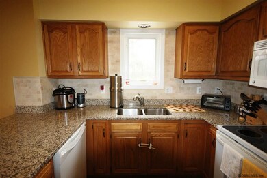 11 Prospect Hills Rd, Rensselaer, NY 12144 - photo 7