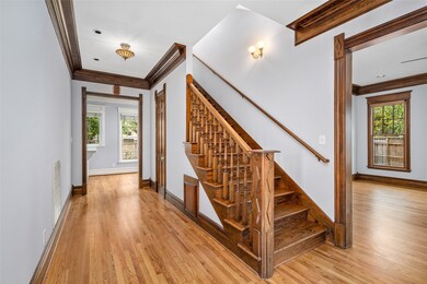 703 Mosby Cir, Houston, TX 77007 - photo 2