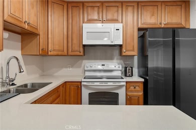 15015 Sherman Way unit 314, Van Nuys, CA 91405 - photo 5