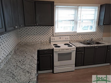 423 E 35th St, Savannah, GA 31401 - photo 2