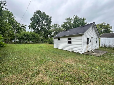 Side Exterior/Yard