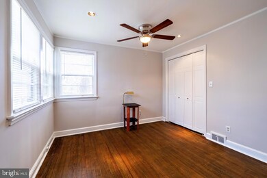 526 Sutherland Rd, Ewing, NJ 08618 - photo 4