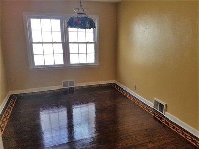 904 E Walnut St, Washington, IN 47501 - photo 5