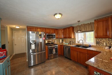 6 Sunflower Ln, Londonderry, NH 03053 - photo 4