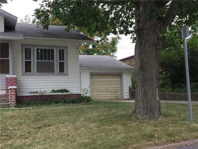 115 W 8th St S, Newton, IA 50208 - photo 2