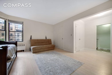 330 E 70th St unit 4G, New York, NY 10021 - photo 3