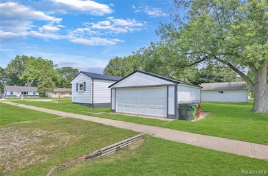 6936 Ryburn St, Shelby Township, MI 48317 - photo 4