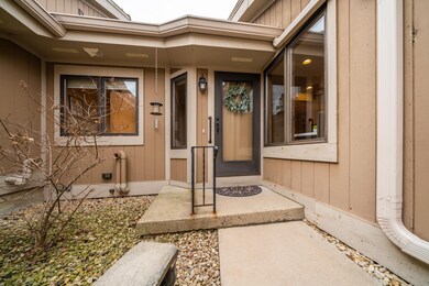 3423 Valley Creek Cir unit 3423, Middleton, WI 53562 - photo 2