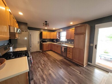 706 Aster Ct, Bourbon, IN 46504 - photo 3