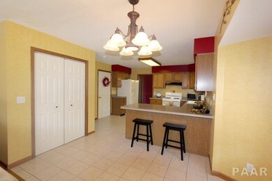 5520 N Pepperwood Ct, Peoria, IL 61615 - photo 4