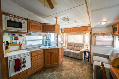 10247 S Frontage Rd unit 254, Yuma, AZ 85365 - photo 2