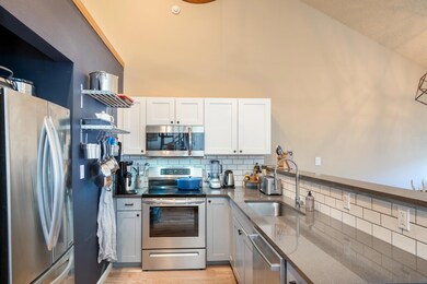 LuLu-CIty-Telluride-Kitchen