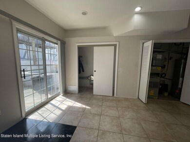 43 Country Dr E unit A, Staten Island, NY 10314 - photo 5