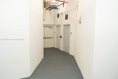 Semi Exclusive garage entrance direct into apartment