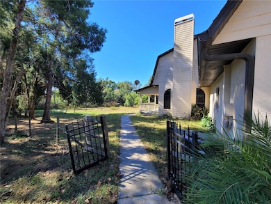 37515 Phelps Rd, Zephyrhills, FL 33541 - photo 2