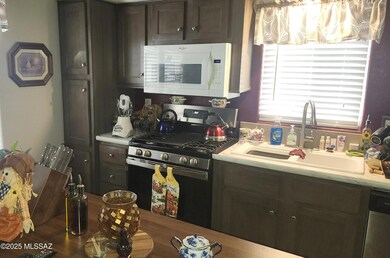 1030 S Barrel Cactus Ridge unit 221, Benson, AZ 85602 - photo 6