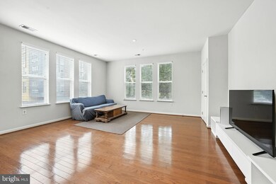 2665 Prosperity Ave unit 211, Fairfax, VA 22031 - photo 3