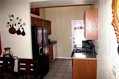 14501 Thayer Pease Ave, Horizon City, TX 79928 - photo 6