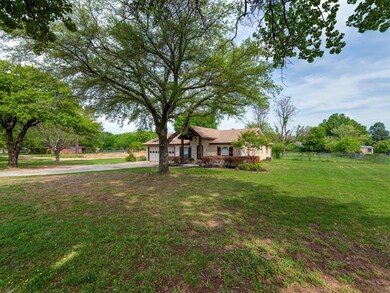 8701 Rumfield Rd, North Richland Hills, TX 76182 - photo 2