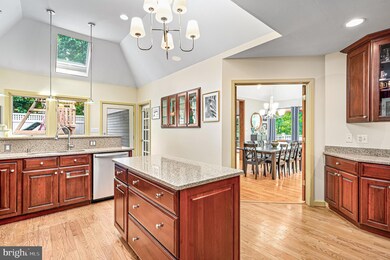 11103 Glade Dr, Reston, VA 20191 - photo 6