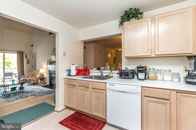 2203 Falls Gable Ln unit D, Baltimore, MD 21209 - photo 6