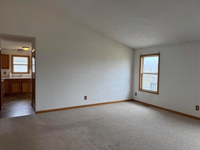 2655 Jerry Thomas Pkwy unit B, Beloit, WI 53511 - photo 4