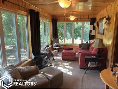 4617 Durow Rd, Center Point, IA 52213 - photo 6