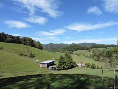 70 Southern Comfort Dr, Burnsville, NC 28714 - photo 2