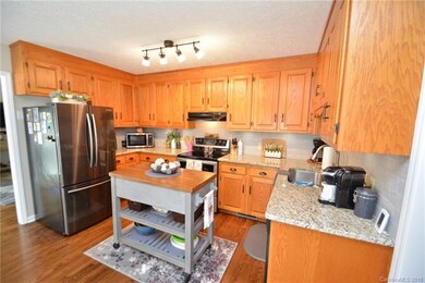 167 Millstone Dr, Statesville, NC 28625 - photo 4