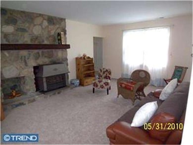 43 Sturbridge Dr E, Piscataway, NJ 08854 - photo 4