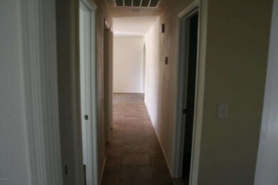 Hallway to Livingroom