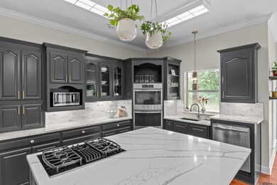 1588 Lake Pointe Ave, Zachary, LA 70791 - photo 6