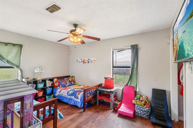 825 N Avenue B, Springtown, TX 76082 - photo 6