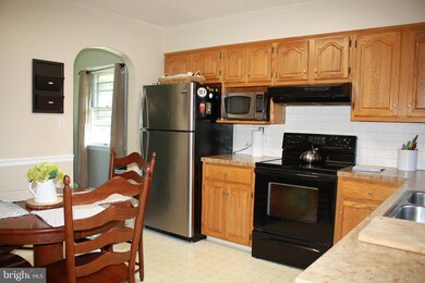 140 W Pine St, Palmyra, PA 17078 - photo 7