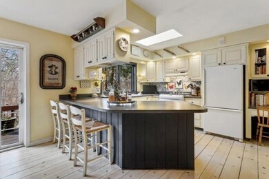 07_4089BirchmontAve_5_Kitchen_LowRes