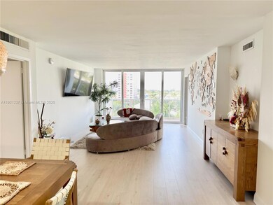 Parker Tower unit 512, Hallandale Beach, FL 33009 - photo 3