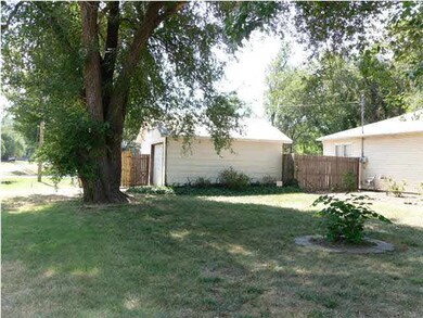 Side view of 20 x 20 garage