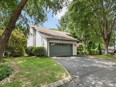 107 Cimarron Dr unit 107, Asheville, NC 28803 - photo 2