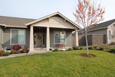 664 Nottingham Terrace, Eagle Point, OR 97524 - photo 2