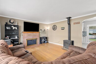 811NEClydePl-005