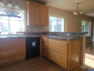 183 E Dodge St, Lebanon, OR 97355 - photo 6