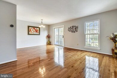 14811 Hammersmith Cir, Silver Spring, MD 20906 - photo 5