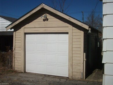 2037 E 30th St, Lorain, OH 44055 - photo 4