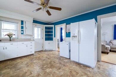 46 S Maple St, Manchester, NH 03103 - photo 3