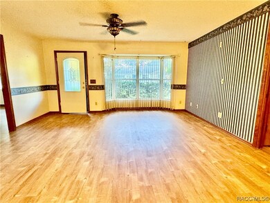 GREAT ROOM/FRONT DOOR
