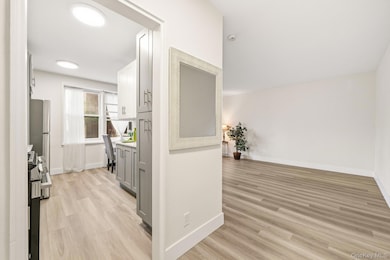 The Devonshire Cooperative Apartments unit 1P, Bronxville, NY 10708 - photo 7