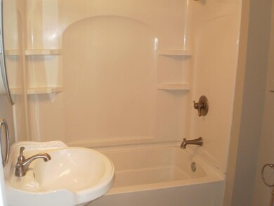 715 S 4th Ave W, Newton, IA 50208 - photo 6